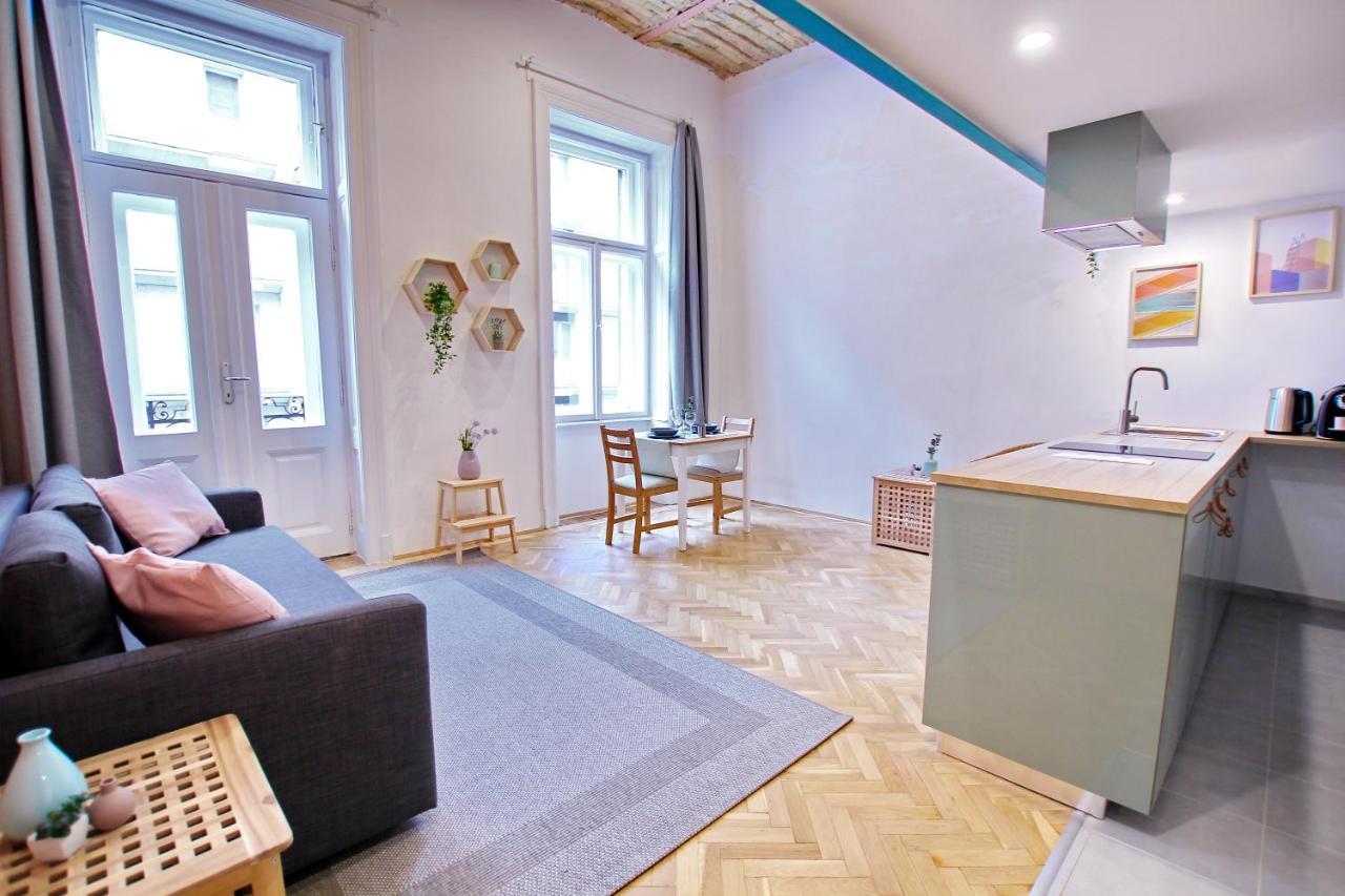 Awesome Budapest Downtown Studio W Balcony & Free Private Parking Exterior foto