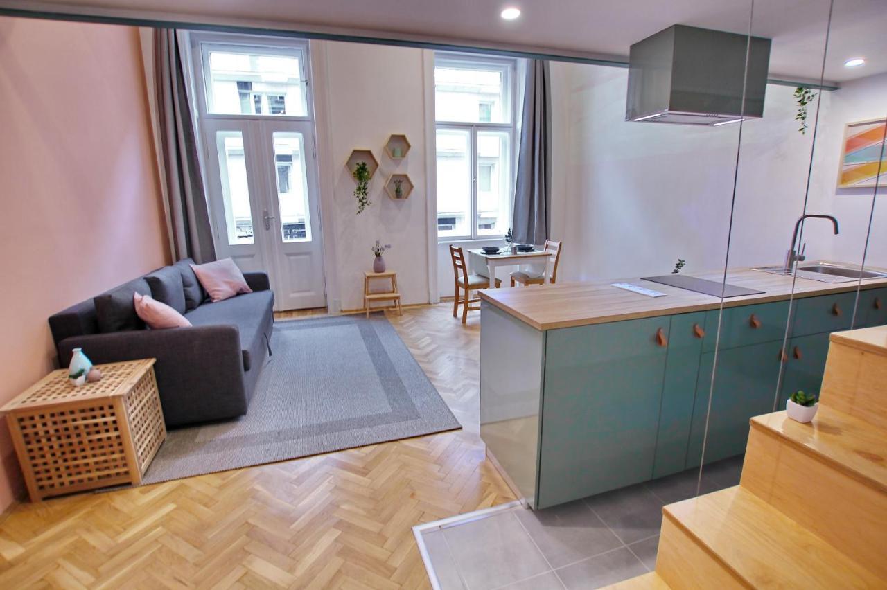 Awesome Budapest Downtown Studio W Balcony & Free Private Parking Exterior foto